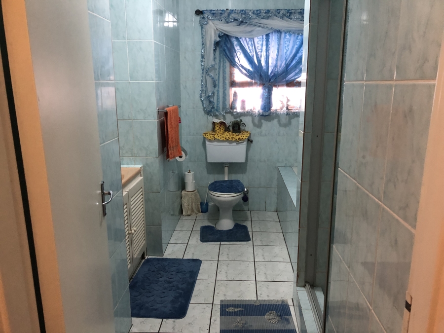 4 Bedroom Property for Sale in Gustrouw Western Cape